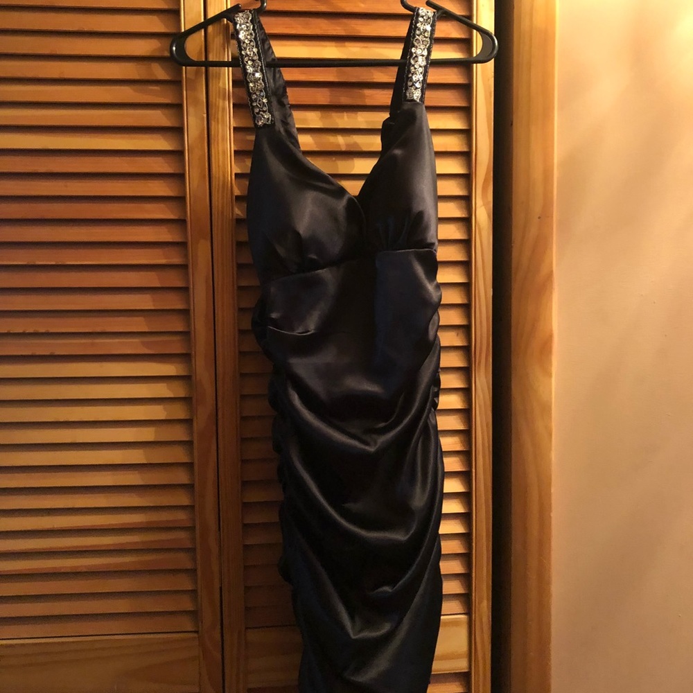 Beautiful body con cocktail dress